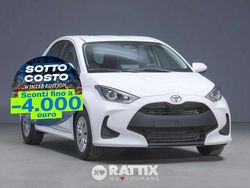 Super white Nuova 2025 Toyota Yaris Hybrid Active Tre volumi | 17.278 € (Super prezzo)