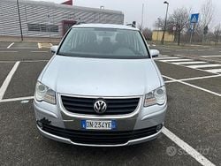 Grigio Usata 2008 VW Touran Trendline Monovolume | 3900 € (Buon prezzo)