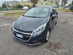 Blu Usata 2016 Peugeot 208 Active Due volumi | 6000 € (Buon prezzo)