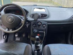 Grigio Usata 2007 Renault Clio III LE Tre volumi | 2000 € (Ottimo prezzo)