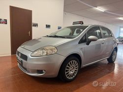 Grigio Usata 2009 Fiat Grande Punto Due volumi | 3900 € (Buon prezzo)
