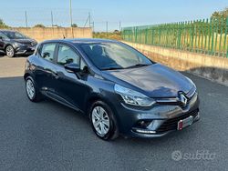 Grigio Usata 2019 Renault Clio IV Business Tre volumi | 11.800 € (Cara)