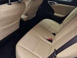 Argento Usata 2011 Lexus CT200h Luxury Line Tre volumi | 10.000 € (Buon prezzo)