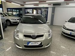 Oro Usata 2007 Toyota Auris Sol Tre volumi | 2890 € (Buon prezzo)