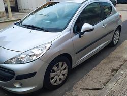 Usata 2007 Peugeot 207 Tre volumi | 2700 € (Molto cara)