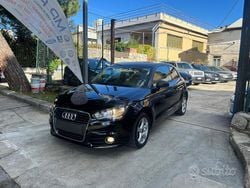 Nero Usata 2012 Audi A1 Ambition Tre volumi | 9899 € (Buon prezzo)