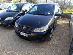 Nero Usata 2005 Fiat Punto Sport Tre volumi | 2500 € (Buon prezzo)