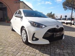 Bianco Usata 2021 Toyota Yaris Hybrid Active Tre volumi | 12.990 € (Ottimo prezzo)
