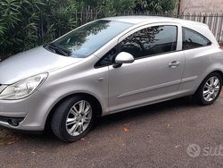 Grigio Usata 2007 Opel Corsa | 1490 € (Cara)