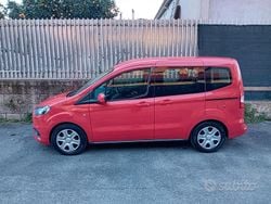 Rosso Usata 2019 Ford Tourneo Courier Sport Monovolume | 9000 € (Super prezzo)