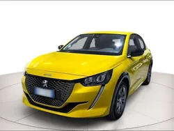 Giallo faro Usata 2022 Peugeot e-208 Active Due volumi | 17.500 € (Ottimo prezzo)