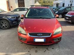 Rosso Usata 2007 Ford Focus Tre volumi | 1900 € (Buon prezzo)