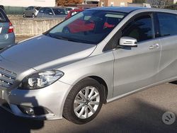Grigio Usata 2014 Mercedes B180 Executive Monovolume | 6900 € (Ottimo prezzo)