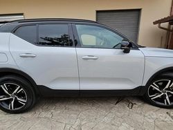 Grigio Usata 2019 Volvo XC40 R-Design SUV | 27.300 € (Cara)
