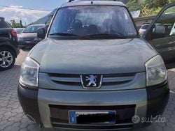 Verdeverde Usata 2007 Peugeot Partner Outdoor Monovolume | 4000 € (Cara)