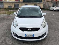 Bianco Usata 2011 Kia Venga Active Due volumi | 4600 € (Buon prezzo)