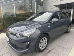 Grigio Usata 2023 Kia Rio Urban Tre volumi | 14.390 € (Buon prezzo)