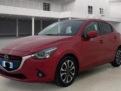 Rosso Usata 2015 Mazda 2 Tre volumi | 6900 € (Buon prezzo)