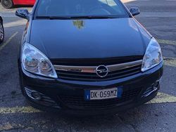 Usata 2007 Opel Astra Cosmo Cabrio | 2500 €