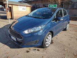 Blu Usata 2015 Ford Fiesta Tre volumi | 5290 € (Buon prezzo)