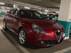 Rosso Usata 2011 Alfa Romeo Giulietta Tre volumi | 8000 € (Buon prezzo)