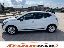 Bianco Nuova 2025 Renault Clio V Evolution Tre volumi | 17.900 € (Buon prezzo)