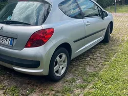 Usata 2007 Peugeot 207 Due volumi | 1300 € (Buon prezzo)