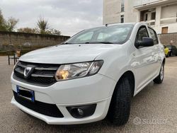 Bianco Usata 2015 Dacia Sandero Tre volumi | 3800 € (Super prezzo)