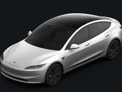 Bianco Usata 2024 Tesla Model 3 Standard Range Tre volumi | 34.000 € (Buon prezzo)