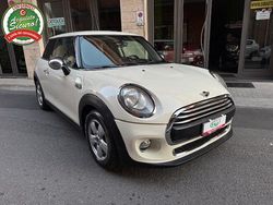 Bianco Usata 2016 Mini Cooper Due volumi | 9800 € (Molto cara)