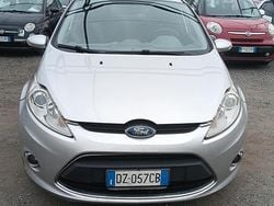 Argento Usata 2009 Ford Fiesta Tre volumi | 3700 € (Buon prezzo)