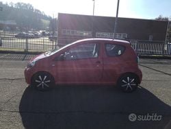 Rosso Usata 2009 Toyota Aygo Sol Due volumi | 4800 € (Buon prezzo)