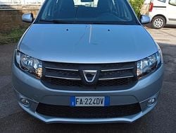 Grigio Usata 2015 Dacia Sandero Lauréate Tre volumi | 7290 € (Buon prezzo)