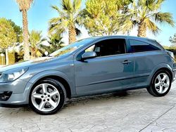 Grigio Usata 2005 Opel Astra GTC Coupé | 3900 € (Buon prezzo)