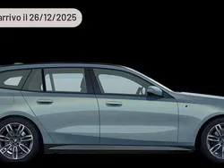 Argento Nuova 2024 BMW i5 Efficient Dynamics Tre volumi | 88.500 € (Ottimo prezzo)
