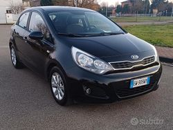 Nero Usata 2014 Kia Rio Active Tre volumi | 6500 € (Buon prezzo)