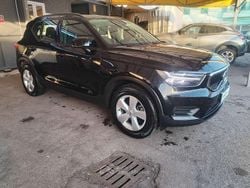 Nero Usata 2022 Volvo XC40 Momentum SUV | 24.500 € (Buon prezzo)