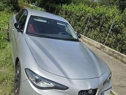 Beige Usata 2017 Alfa Romeo Giulia Veloce Tre volumi | 22.900 € (Buon prezzo)