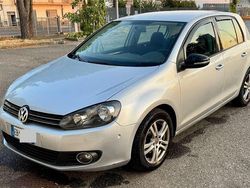 Grigio Usata 2010 VW Golf VI Comfortline Tre volumi | 7500 € (Cara)
