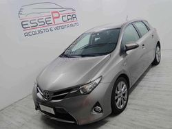 Grigio Usata 2014 Toyota Auris Hybrid Lounge Tre volumi | 8900 € (Buon prezzo)