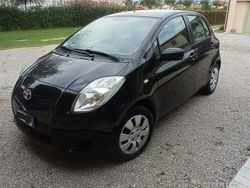 Nero Usata 2007 Toyota Yaris Due volumi | 3500 € (Cara)