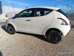 Bronzo Usata 2015 Lancia Ypsilon Gold Due volumi | 6900 € (Buon prezzo)
