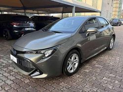 Grigio / metallizzato Usata 2022 Toyota Corolla Active Tre volumi | 17.900 € (Ottimo prezzo)