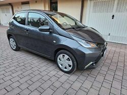 Usata 2015 Toyota Aygo X-play Due volumi | 7500 € (Buon prezzo)