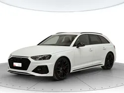 Bianco ghiacciaio metallizzato Usata 2024 Audi RS4 Comfort Station wagon | 76.800 € (Super prezzo)