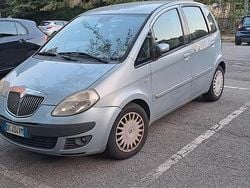 Grigio Usata 2006 Lancia Musa Monovolume | 2200 €