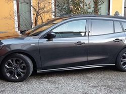 Grigio Usata 2022 Ford Focus ST-Line X Station wagon | 18.500 € (Buon prezzo)