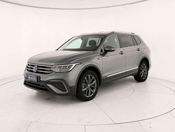 Platinum grey metallizzato Usata 2022 VW Tiguan Allspace Life SUV | 28.900 € (Ottimo prezzo)