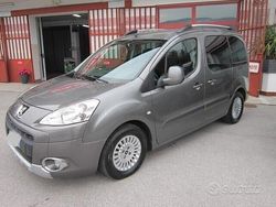 Grigio Usata 2010 Peugeot Partner Tepee Premium Monovolume | 7400 € (Molto cara)