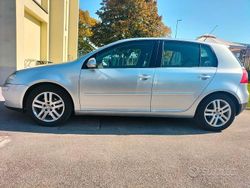 Grigio Usata 2008 VW Golf VI Due volumi | 2500 € (Buon prezzo)